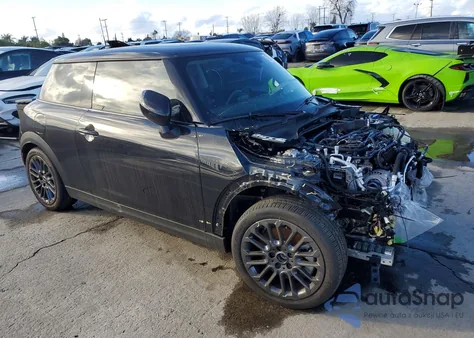 2025 Mini Cooper S z USA, uszkodzony, nr VIN WMW23GD09S2W96591